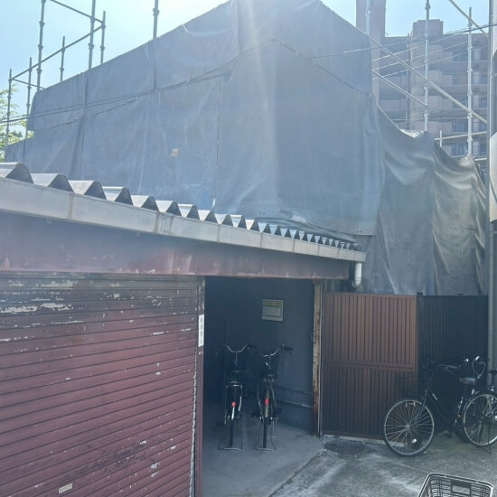 大阪市東淀川区上新庄│切り離し解体前の駐輪場風景