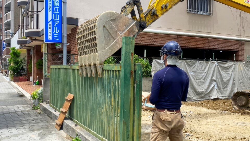 工事を管理する管理者(スマホ版)