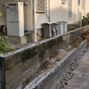 ブロック塀のカット