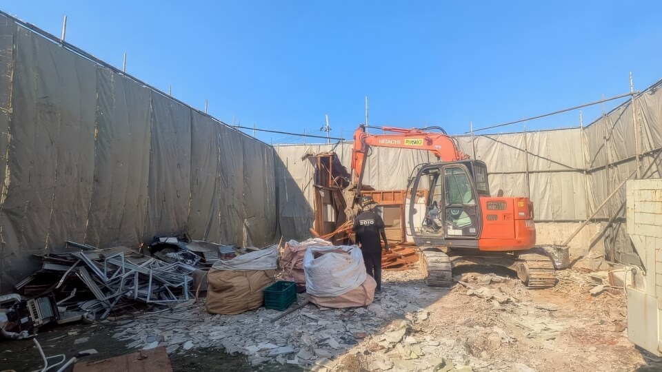 解体工事風景(スマホ版)