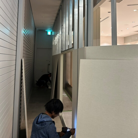 大阪市中央区難波│仮囲い設置中の風景