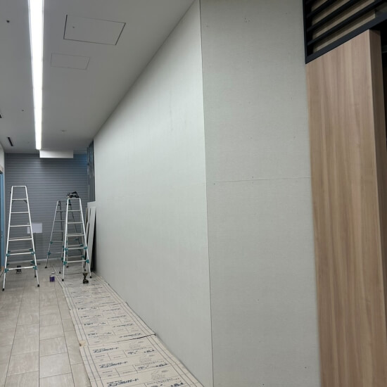 大阪市中央区難波│仮囲い設置完了時の風景