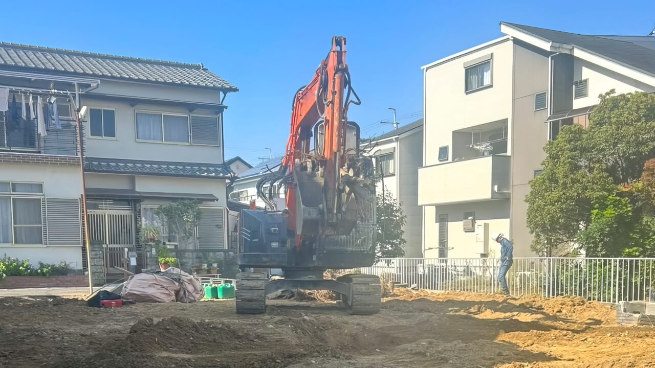 高槻市の解体工事風景"