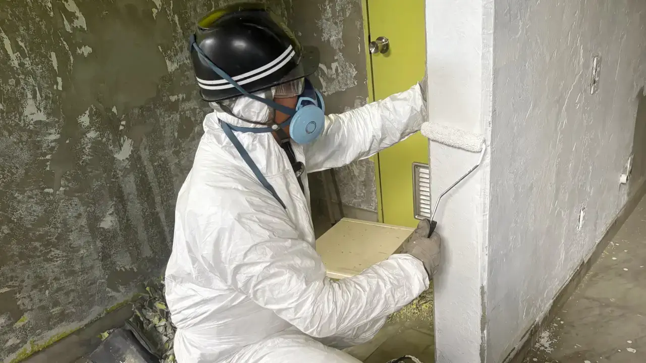 アスベスト飛散防止コーティングの作業風景(PC版)