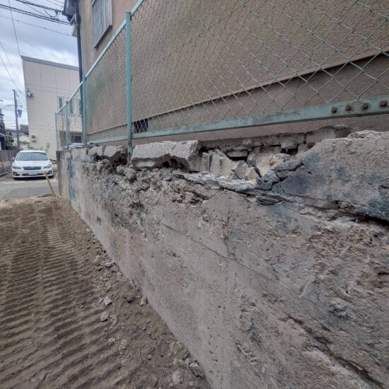 西宮市甲子園浦風町│補修工事前の擁壁