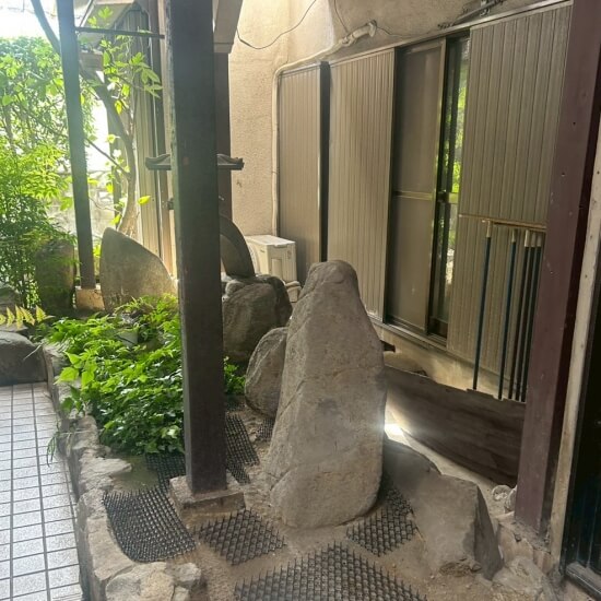 摂津市正雀本町│撤去前の庭石