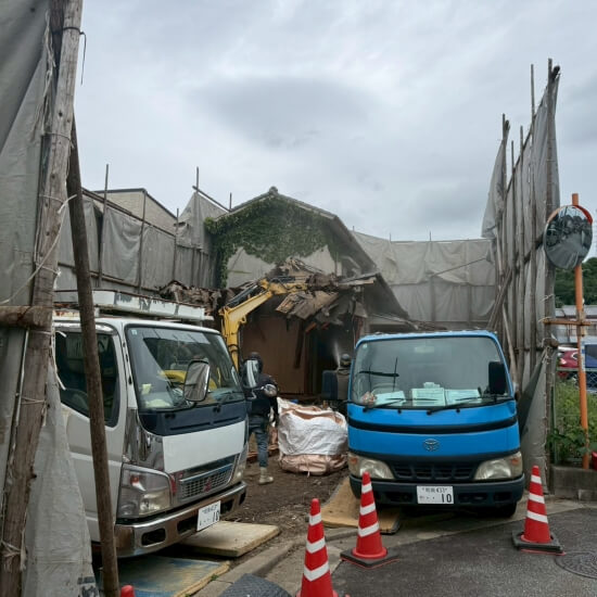 宝塚市御殿山│二軒目躯体解体途中の風景