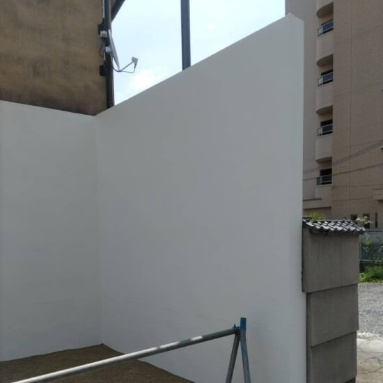 京都市右京区西京極池田町│塗装工事完了時の擁壁(別アングル)