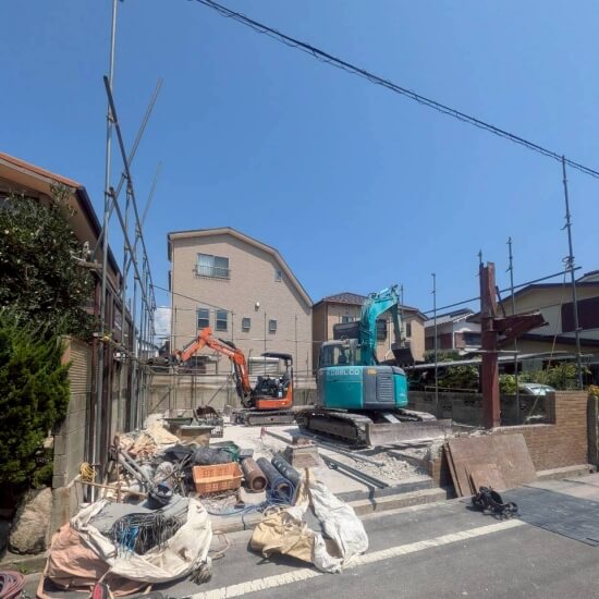 伊丹市昆陽泉町│基礎解体開始時の風景