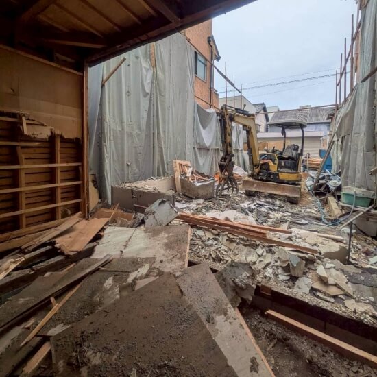 大阪市鶴見区諸口│躯体解体途中の風景(別アングル)