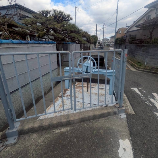 堺市東区菩提町│水門と開閉用バルブ