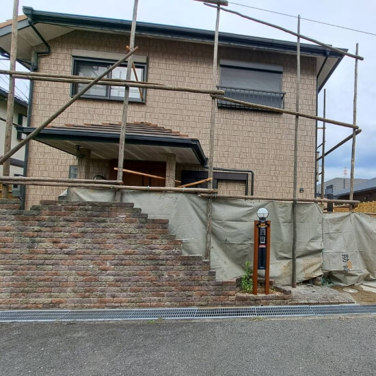 高槻市藤の里町│足場設置時の画像