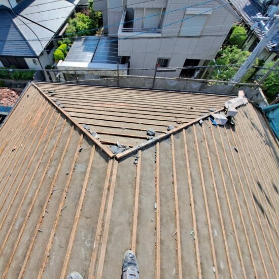 高槻市藤の里町│スレート撤去後の屋根