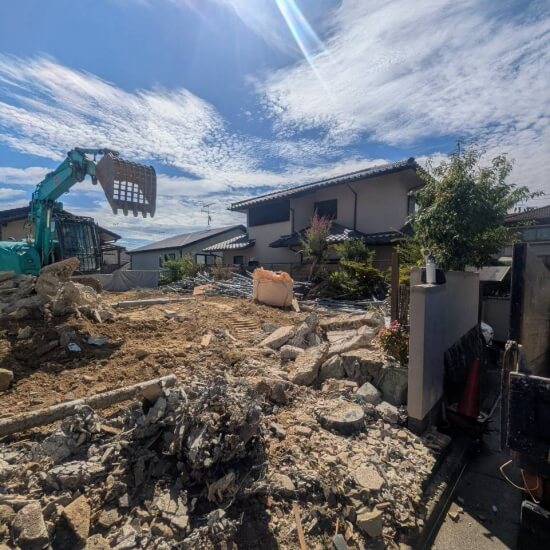 川西市鴬が丘│基礎撤去時の風景
