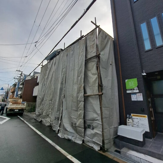 大阪市福島区野田│防音シート設置時の風景